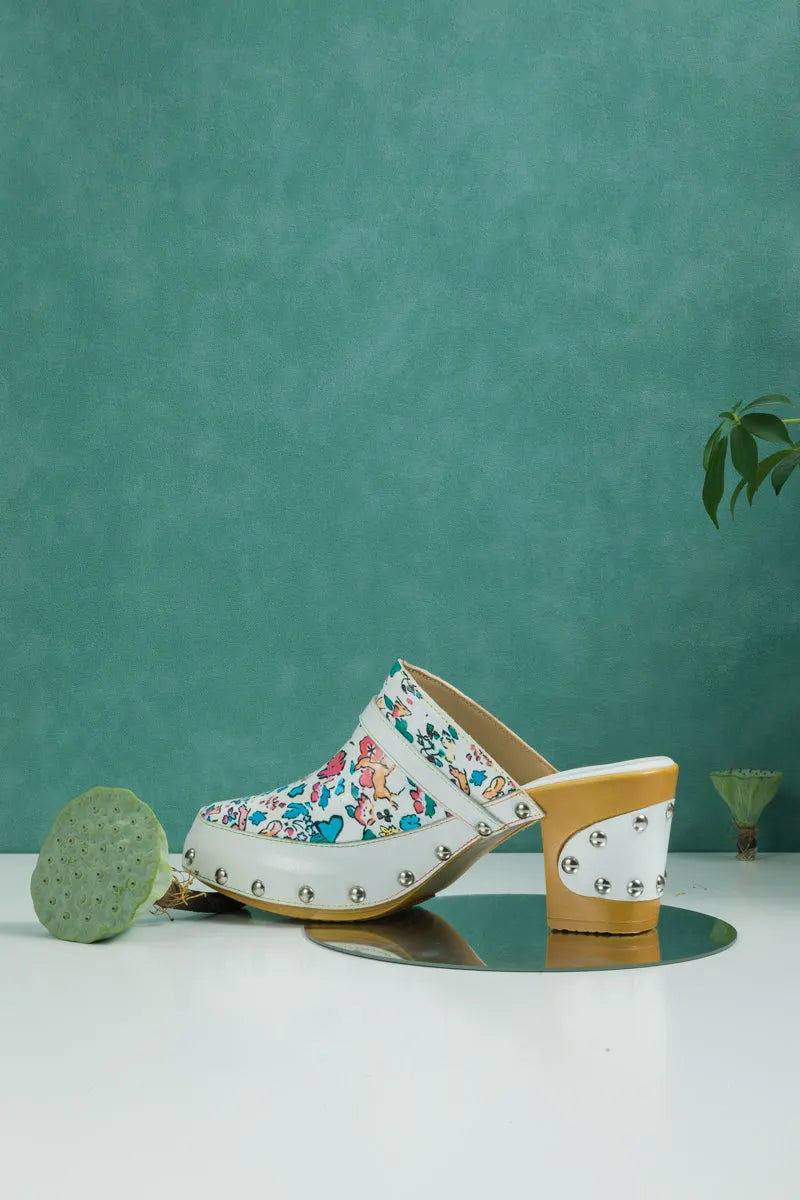 Finely Styled Garment with a Classic Vintage Look