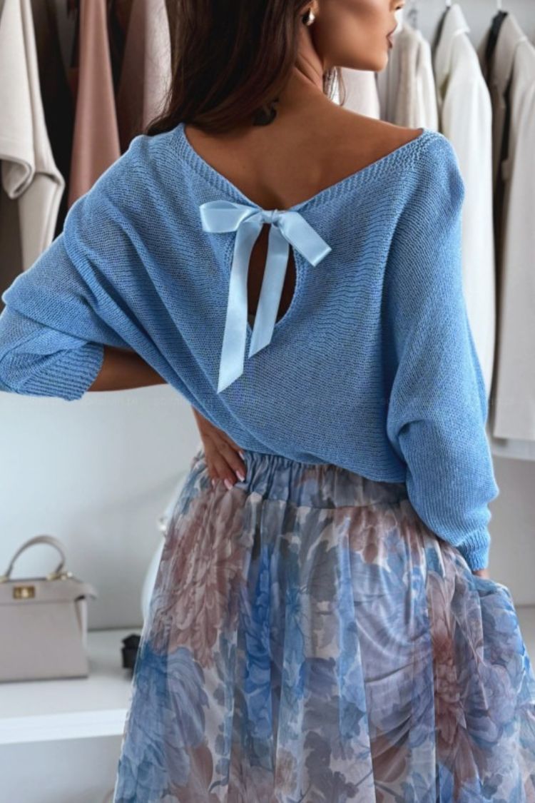 Karol® | Loose knit sweater with a wide neckline and satin bow at the back