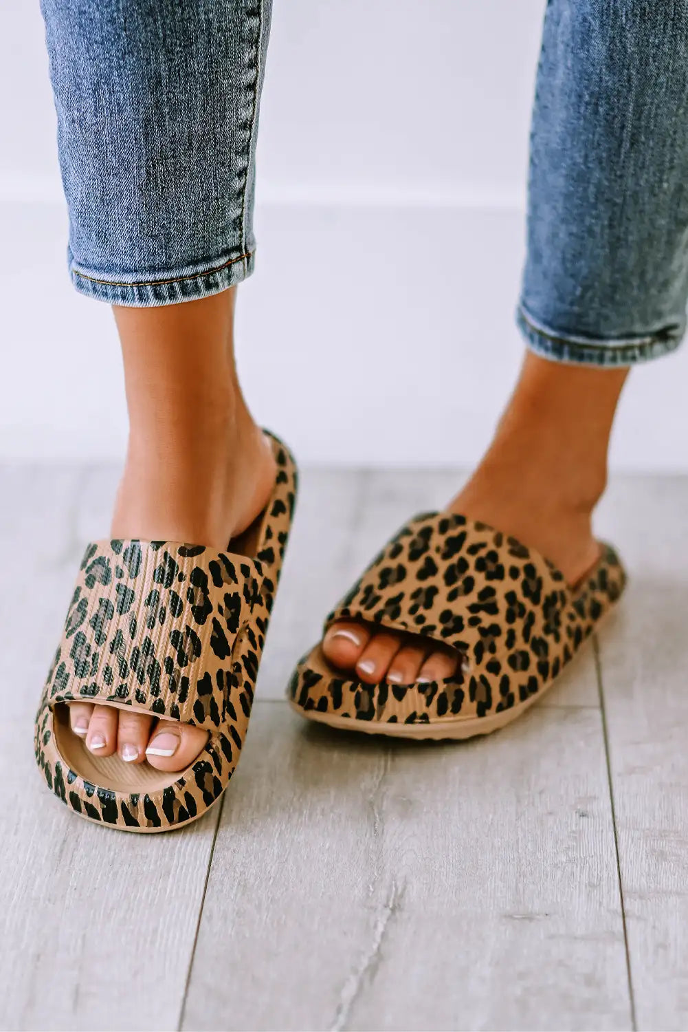 Leopard Print Thick Sole Slippers
