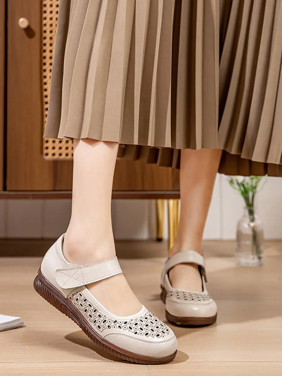 Effortlessly Elegant Shoes with a Timeless Design