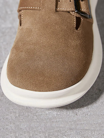 Elegantly Styled Slippers for Everyday Wear