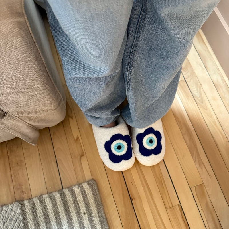 Elegantly Styled Slippers for Everyday Wear