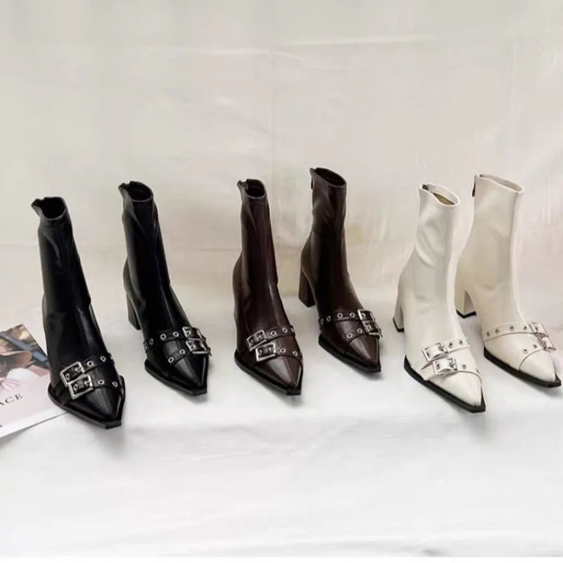 Dinesa Boots