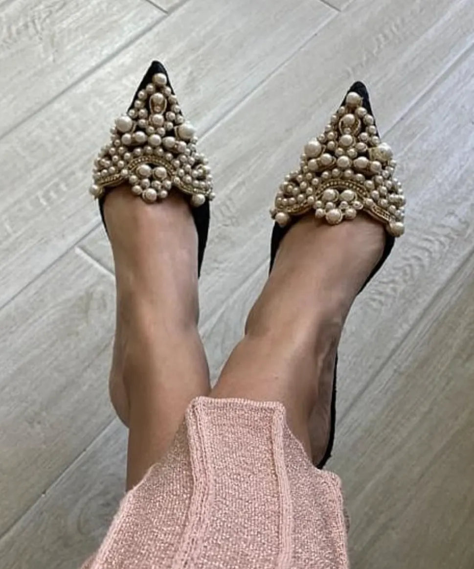 Subtly Elegant Heels with a Refined Vintage Look