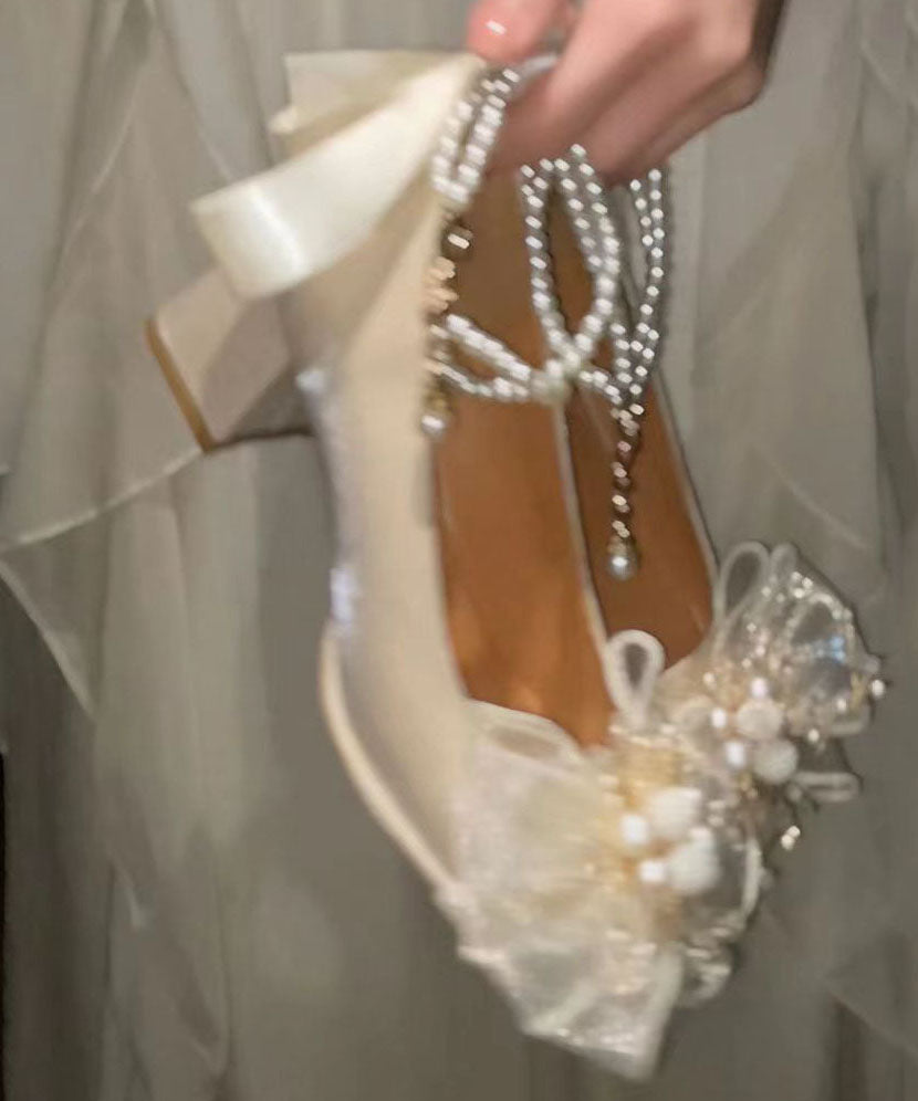Effortlessly Elegant Shoes with a Timeless Design