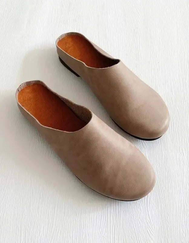 Finely Styled Slippers with a Classic Vintage Look