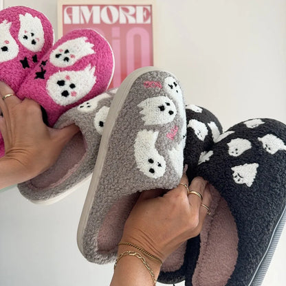 Finely Styled Slippers with a Classic Vintage Look