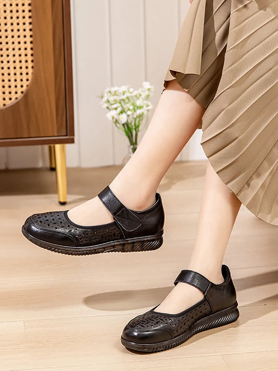 Effortlessly Elegant Shoes with a Timeless Design