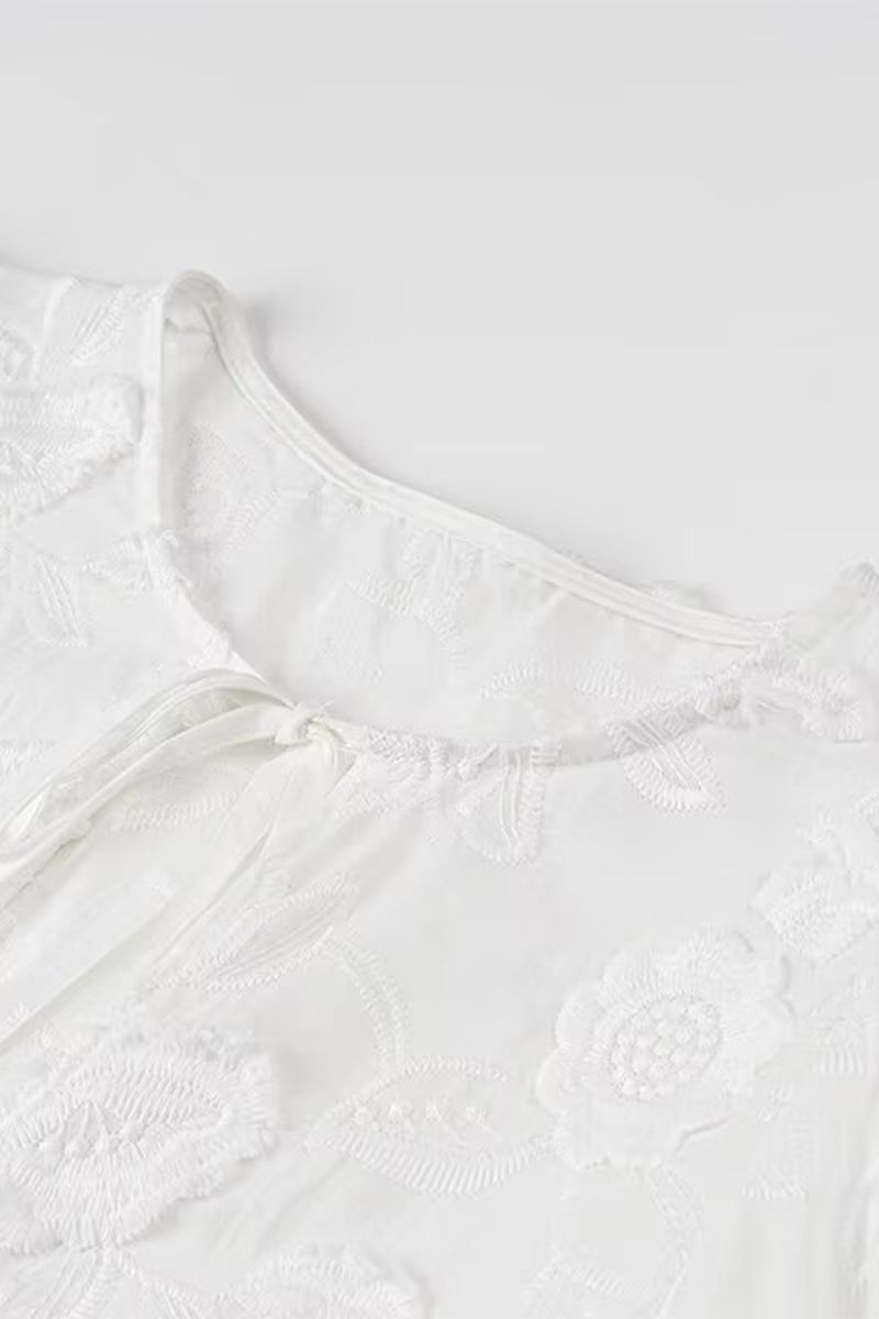 Sweet Lace Frenulum With Bow O Neck Tops