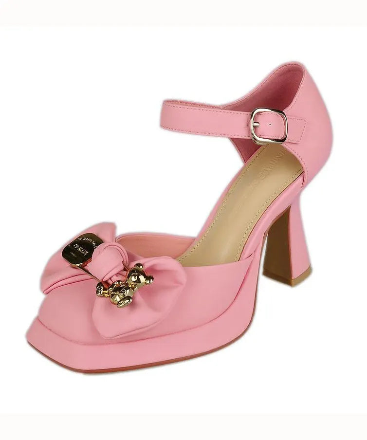 Beautifully Finished Heels in a Timeless Design