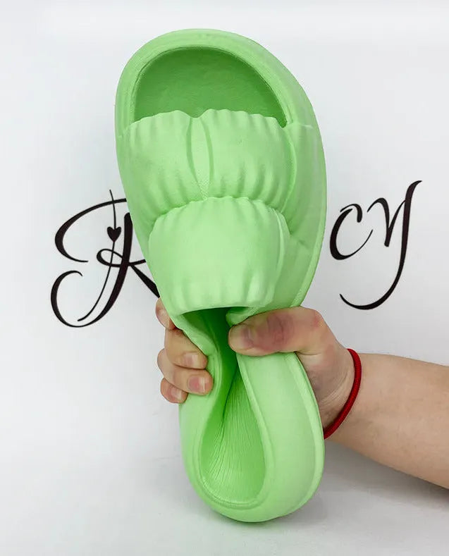 Elegantly Styled Slippers for Everyday Wear