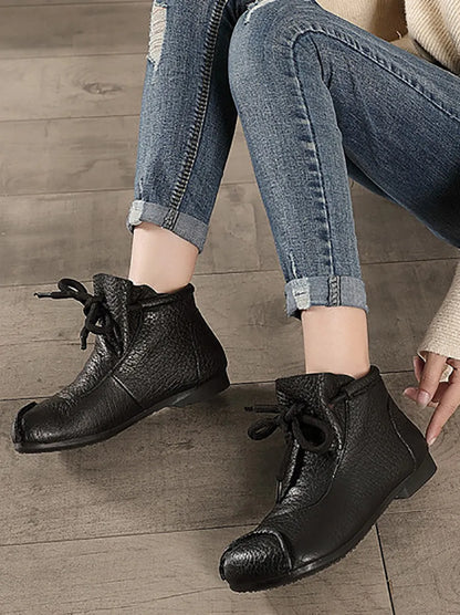 Subtly Elegant Boots with a Refined Vintage Look
