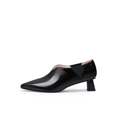 Casually Elegant Garment with a Refined Edge
