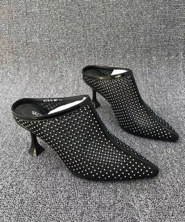 Finely Styled Sandals with a Classic Vintage Look