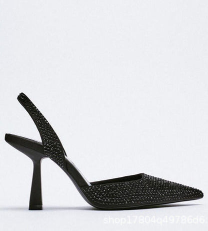 Effortlessly Elegant Heels with a Timeless Design