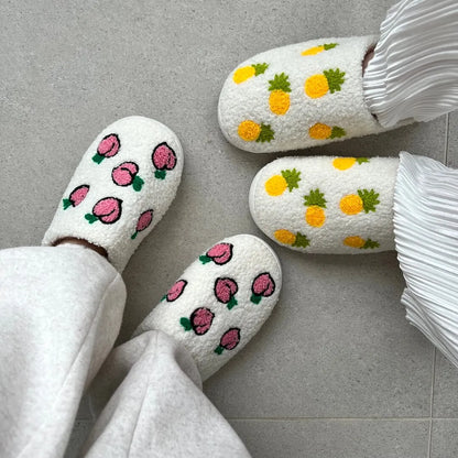 Elegantly Styled Slippers for Everyday Wear