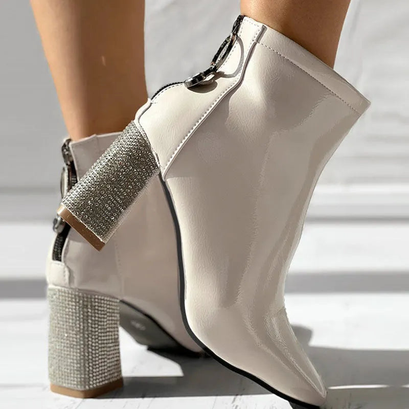 Classic Vintage Shoes with a Flattering Fit