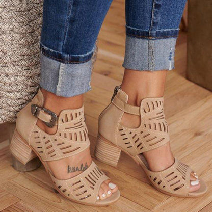 Effortlessly Elegant Shoes with a Timeless Design