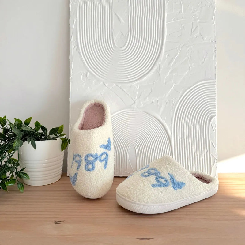 Casually Elegant Slippers with a Refined Edge