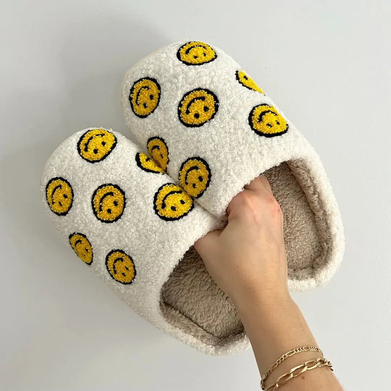 Effortlessly Elegant Slippers with a Timeless Design