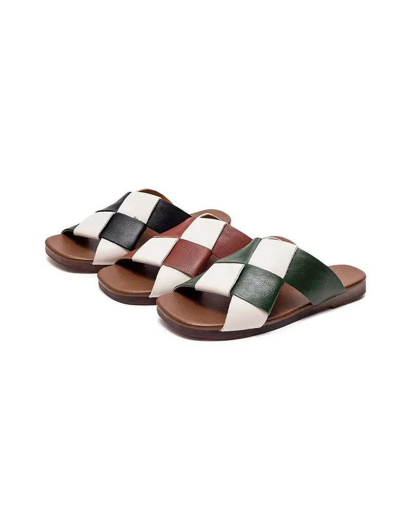 Casually Elegant Slippers with a Refined Edge