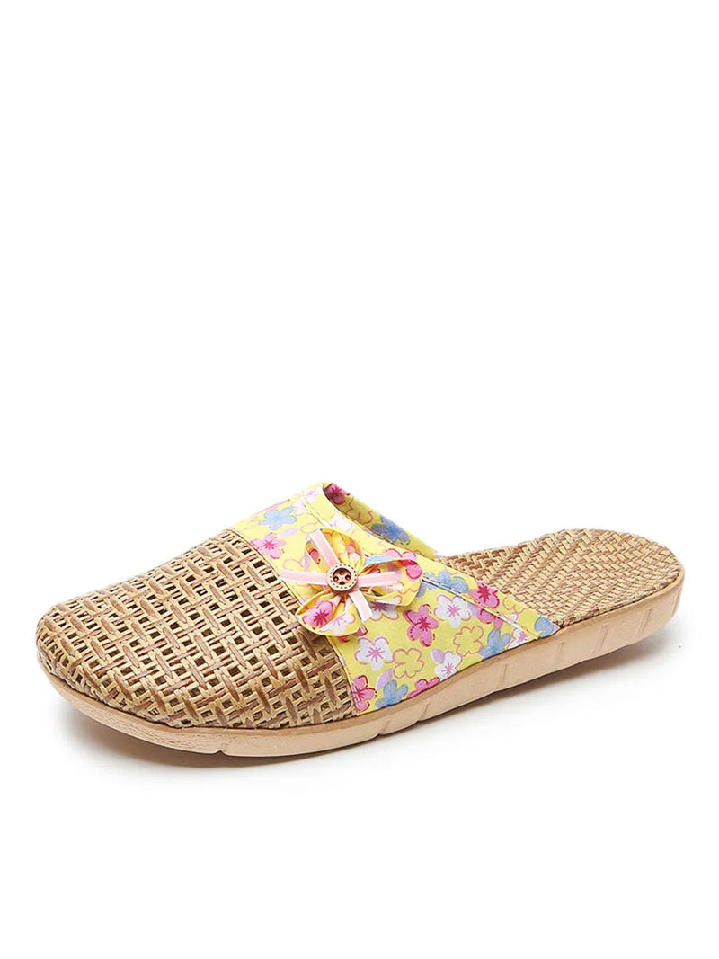 Effortlessly Elegant Slippers with a Timeless Design