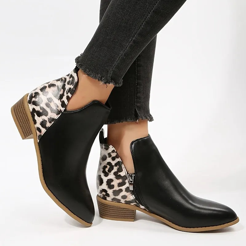 Subtly Elegant Pants with a Refined Vintage Look