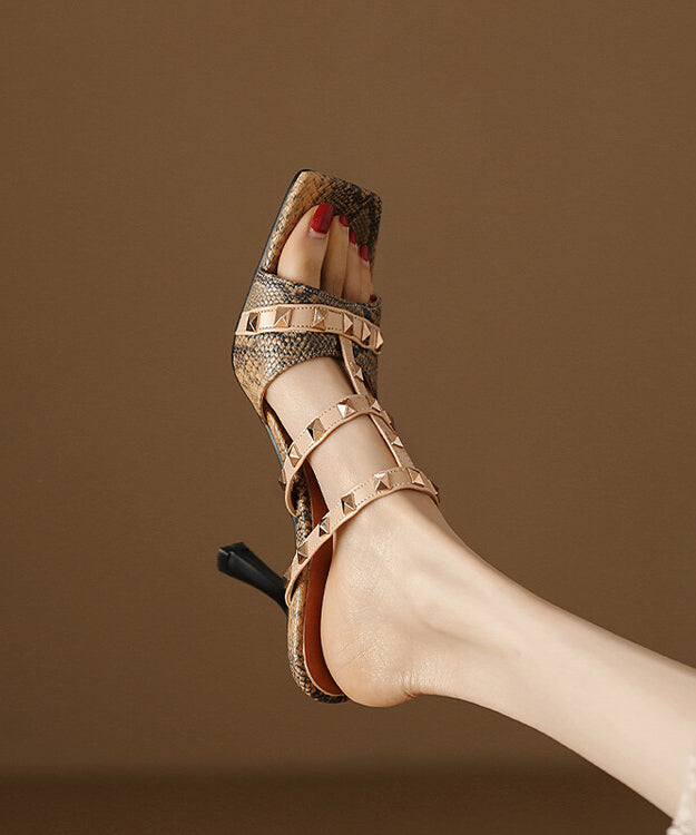 Casually Elegant Slippers with a Refined Edge
