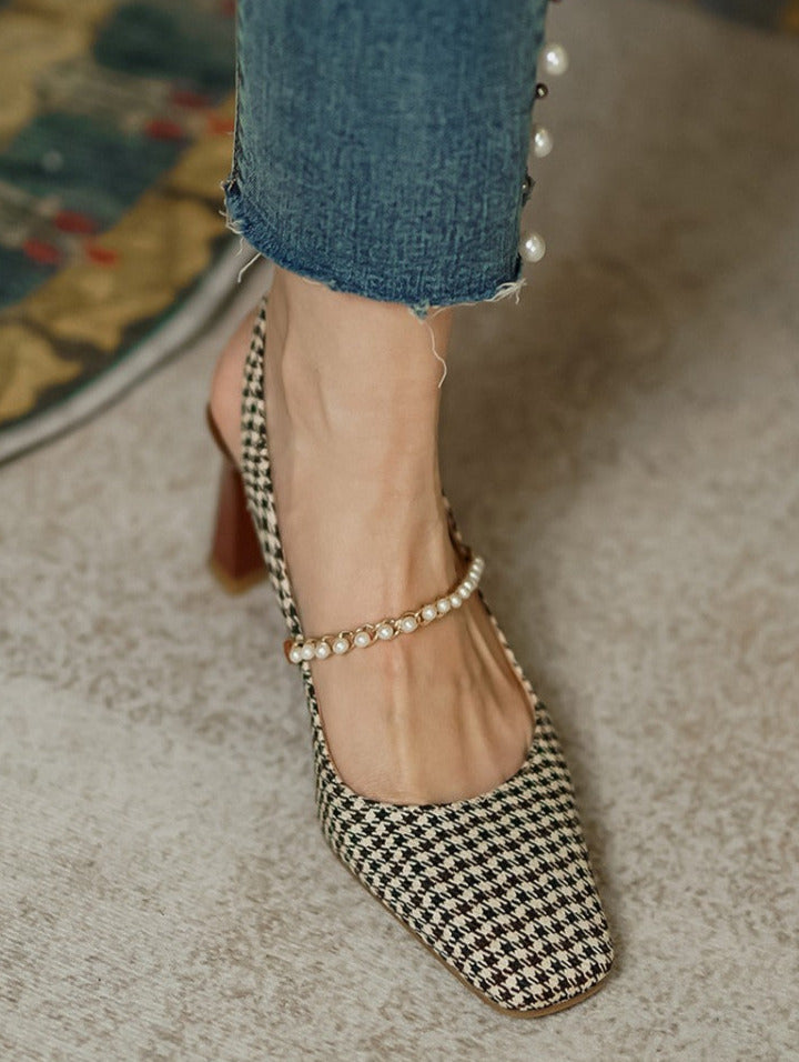 Classic Vintage Heels with a Flattering Fit