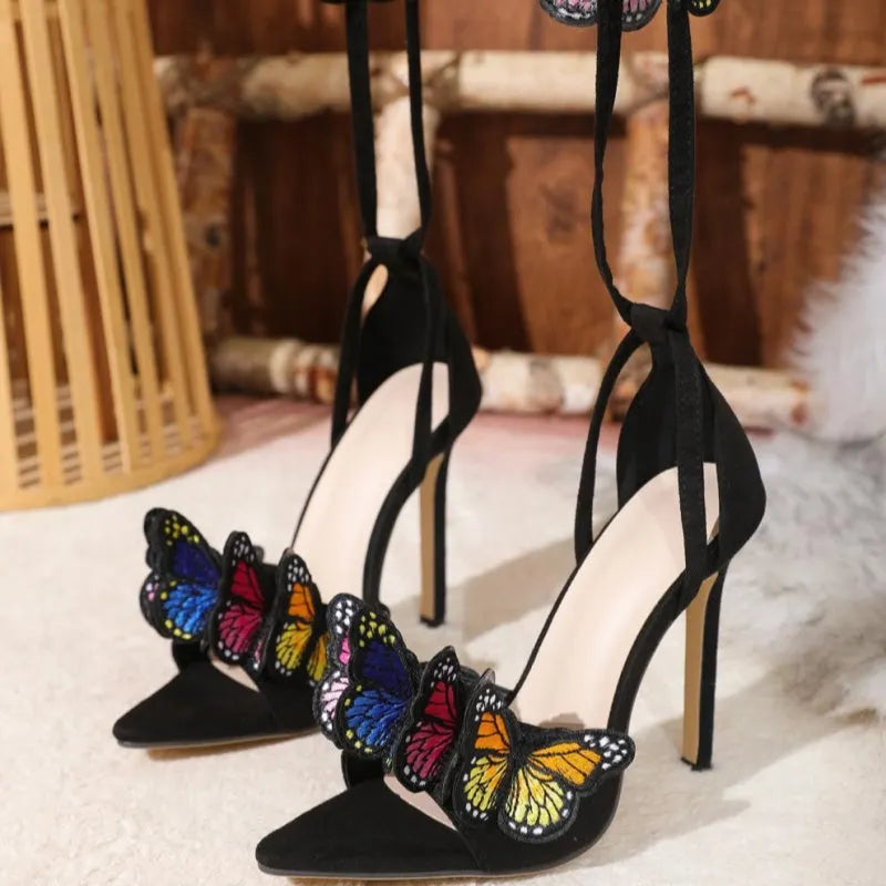 Classic Vintage Shoes with a Flattering Fit