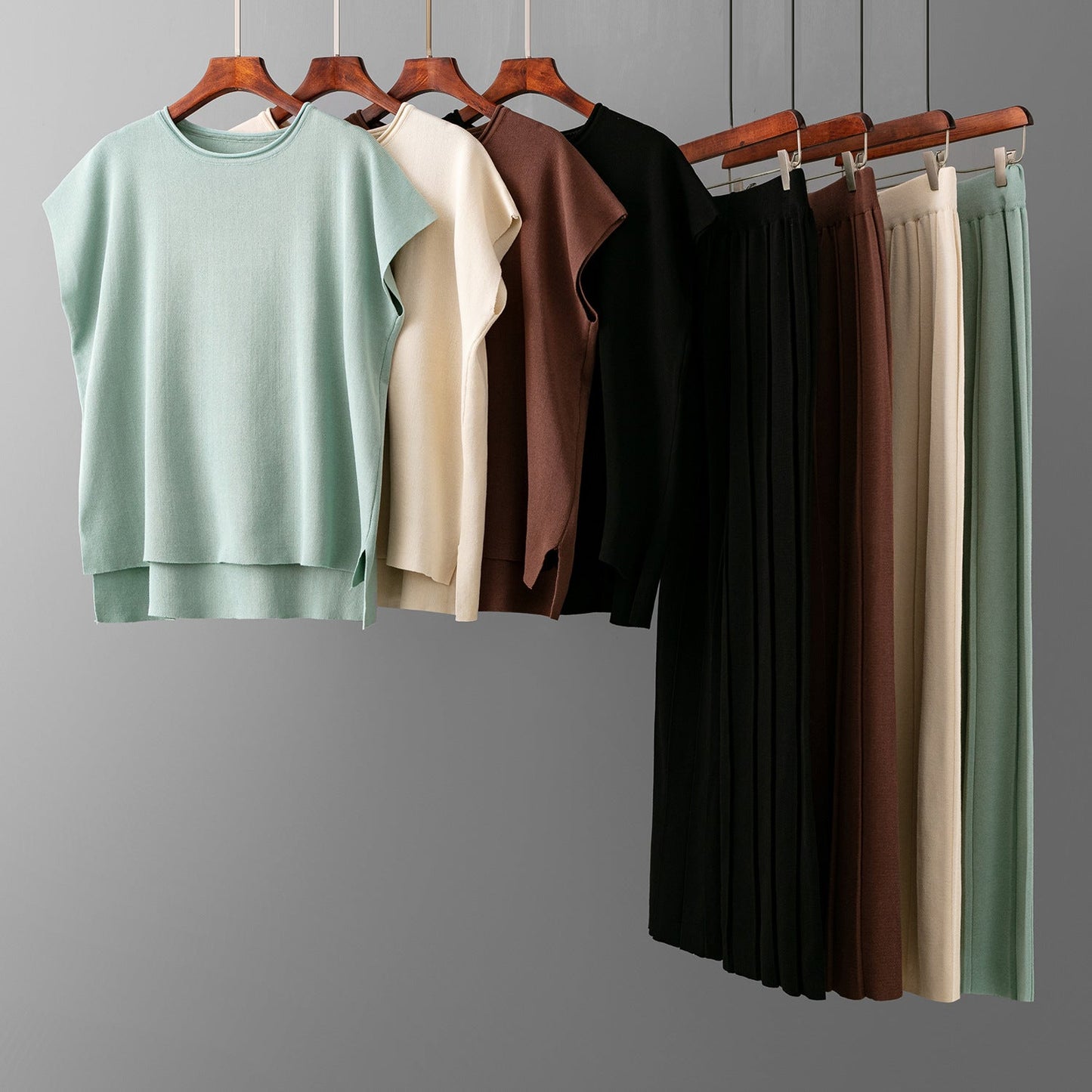 Summer Color Sleeveless Vest Sweater Wide Leg Pants Ice Silk Set – Outfit for Hot Days