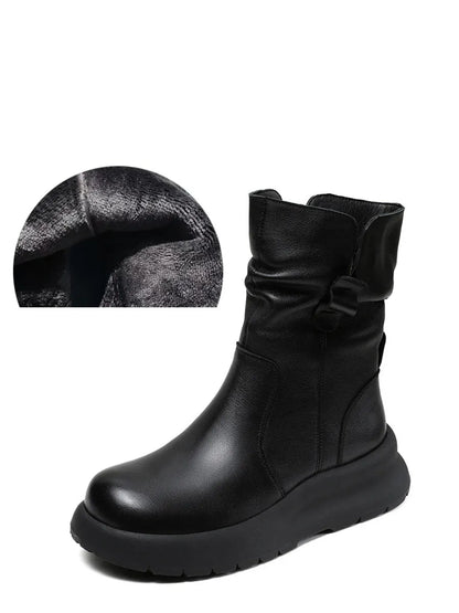 Effortlessly Elegant Boots with a Timeless Design
