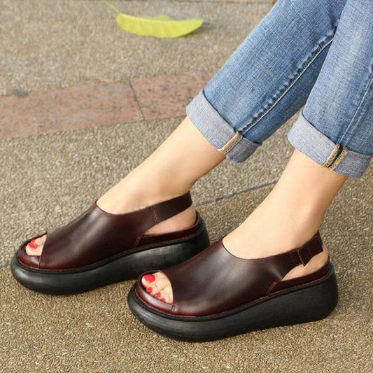 Effortlessly Elegant Sandals with a Timeless Design