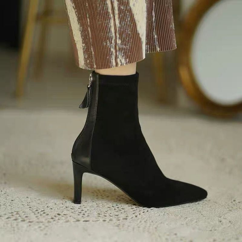 Casually Elegant Heels with a Refined Edge