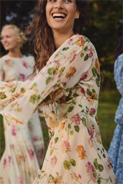 V-neck Mid Sleeve Maxi Dress