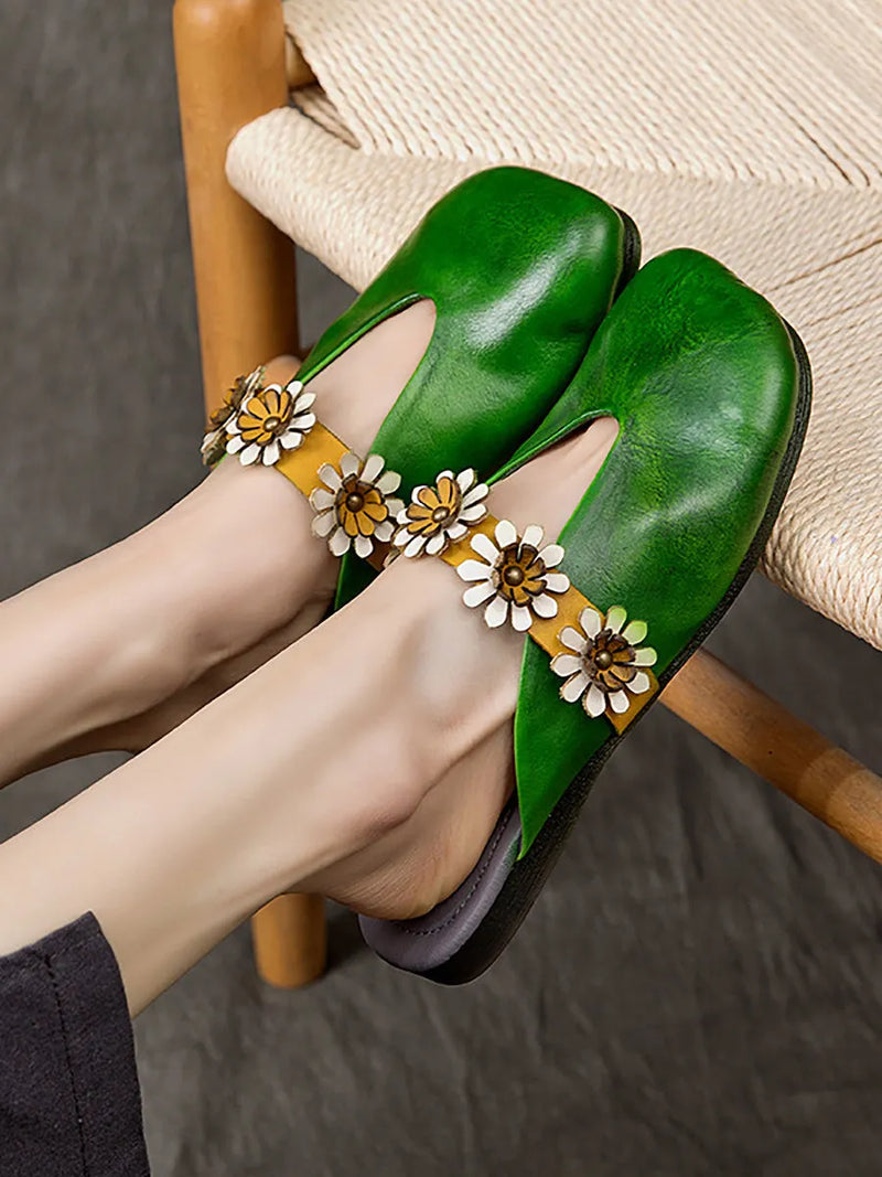 Elegantly Styled Slippers for Everyday Wear