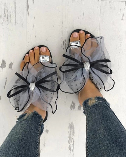 Elegantly Styled Slippers for Everyday Wear