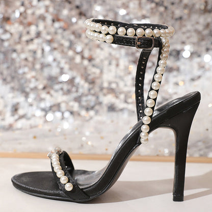 Effortlessly Elegant Shoes with a Timeless Design