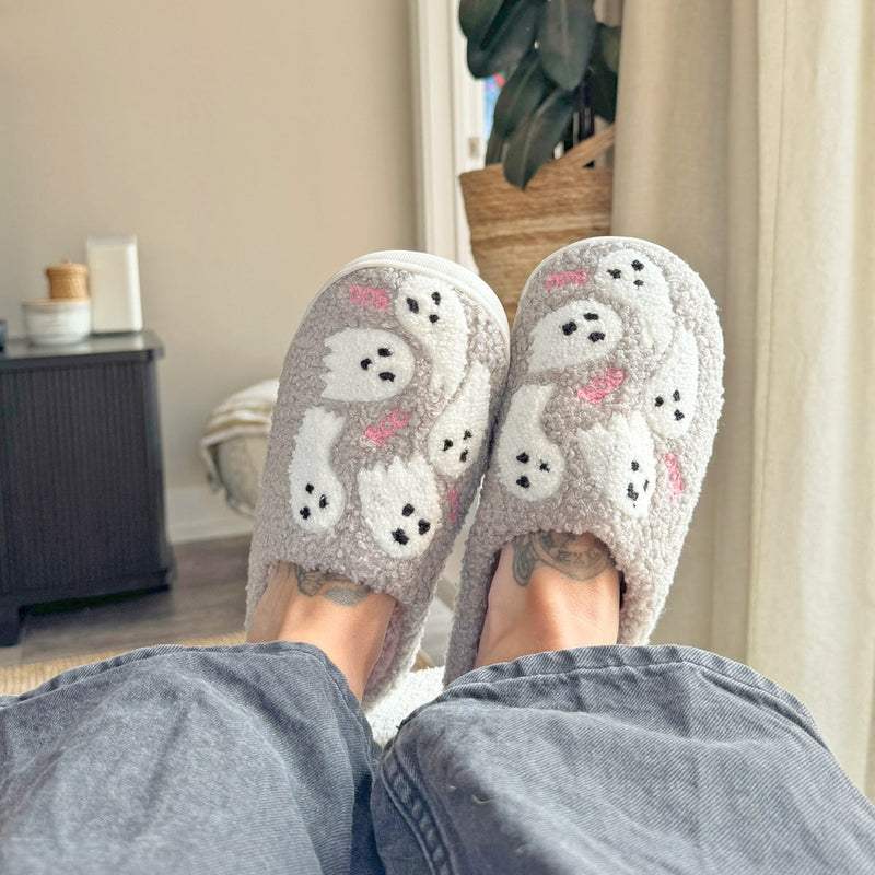Casually Elegant Slippers with a Refined Edge
