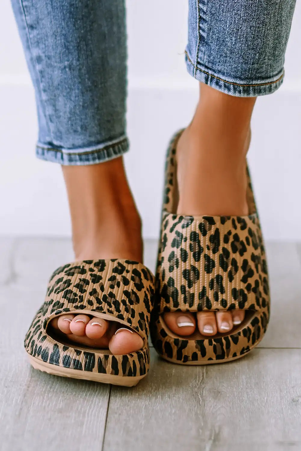 Leopard Print Thick Sole Slippers