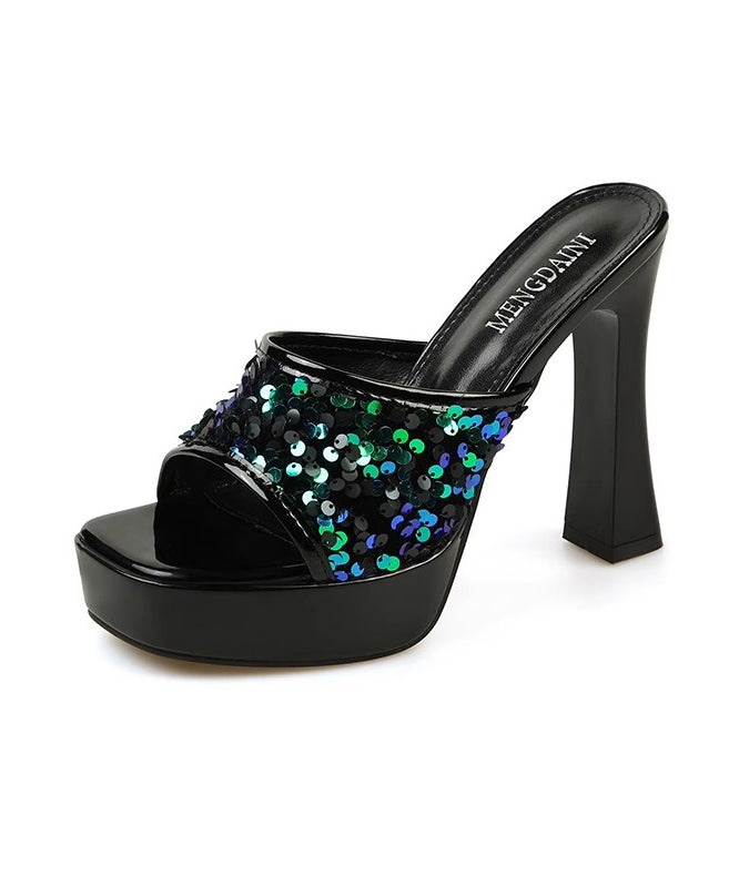 Effortlessly Elegant Sandals with a Timeless Design