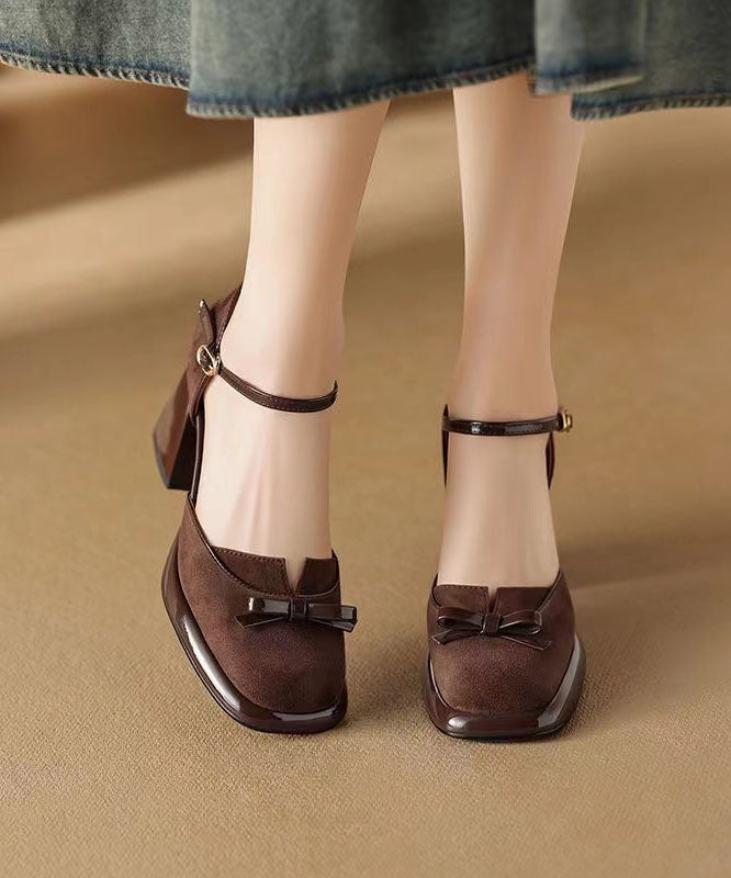 Finely Styled Sandals with a Classic Vintage Look