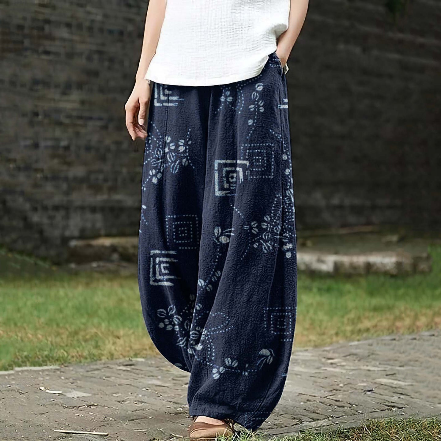 Women‘s Tribal Floral Art V Neck Linen Blend Pants elevenforest