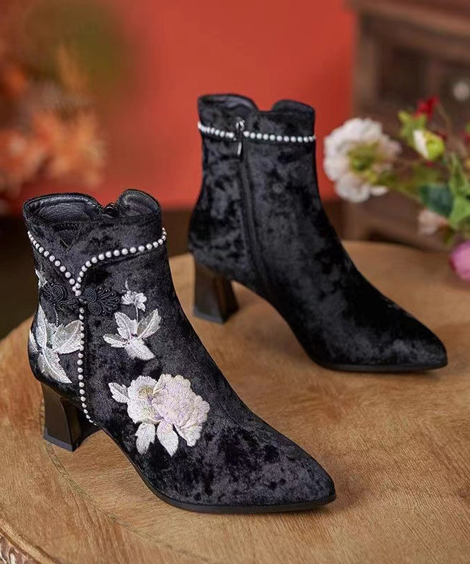Beautifully Finished Boots in a Timeless Design