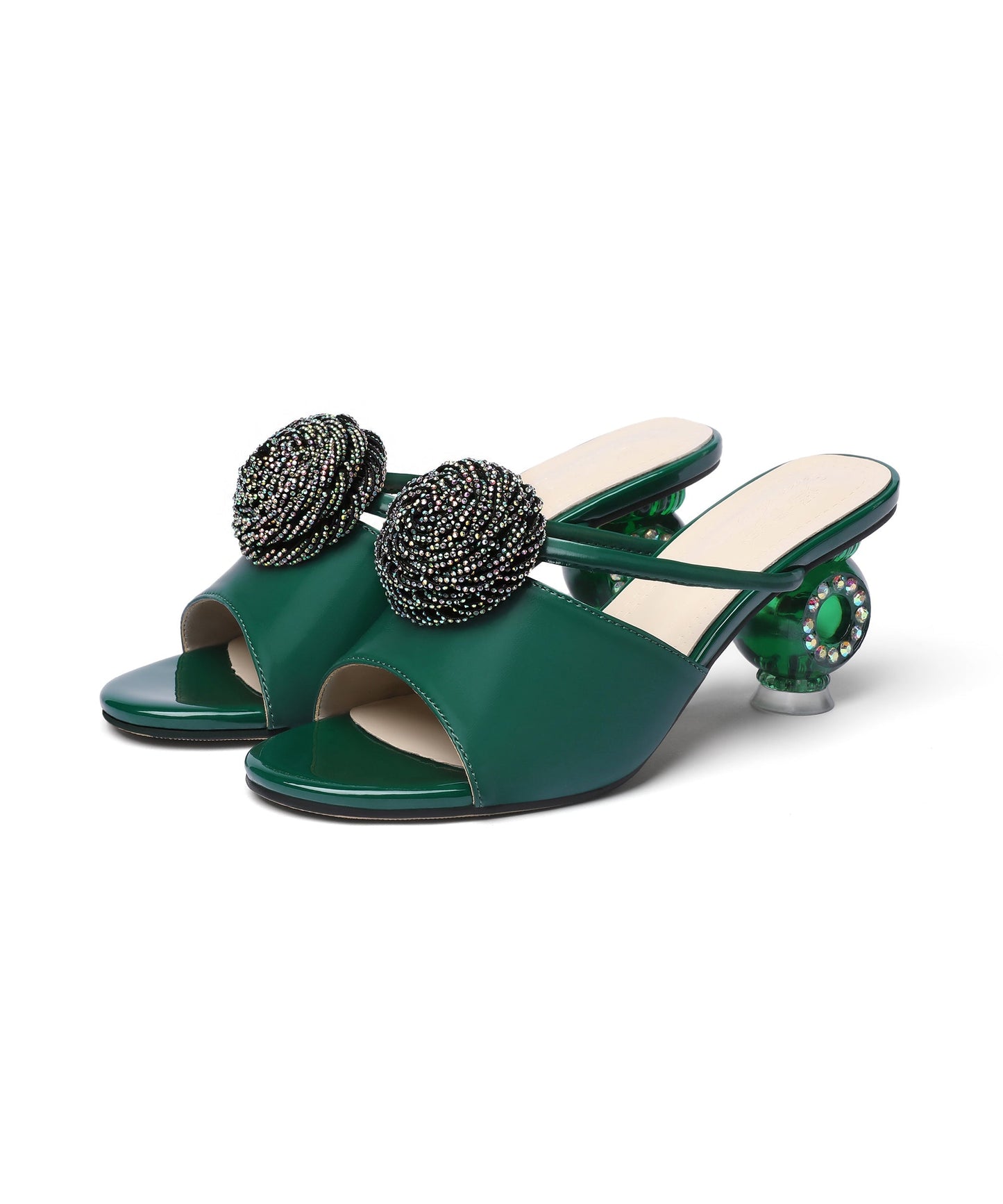 Casually Elegant Sandals with a Refined Edge