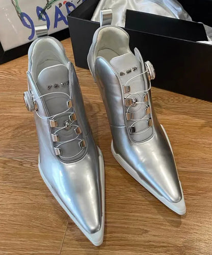 Subtly Elegant Boots with a Refined Vintage Look