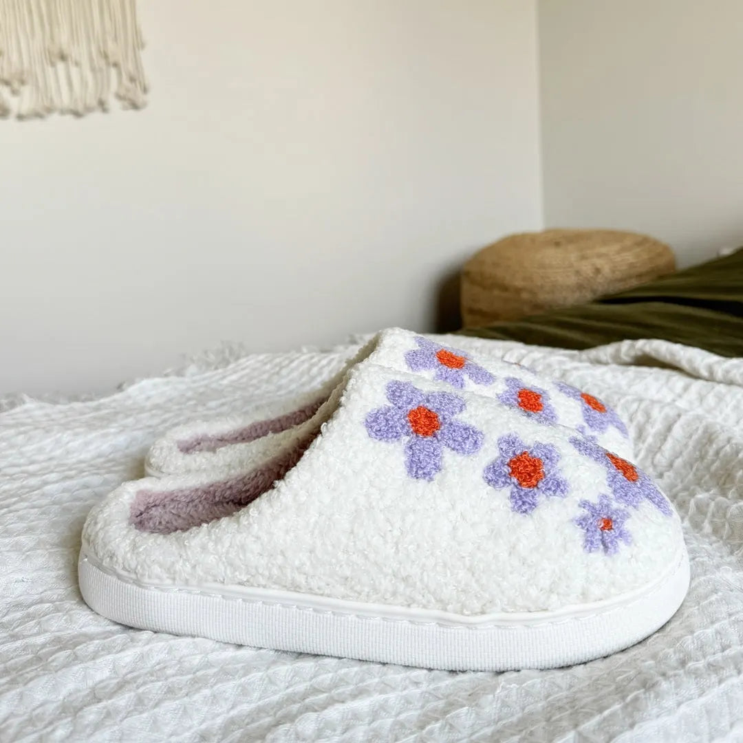 Finely Styled Slippers with a Classic Vintage Look