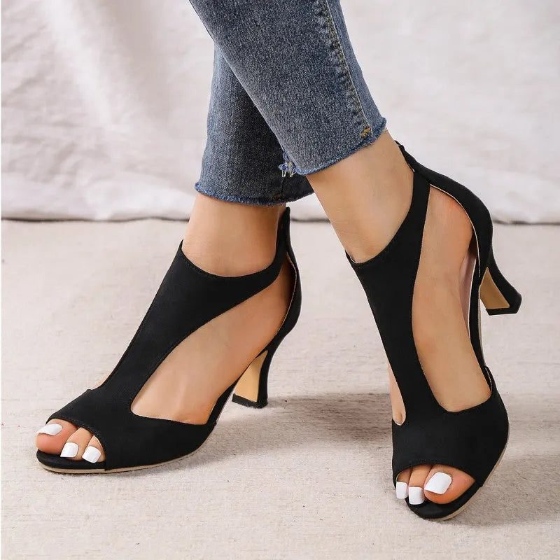 Classic Vintage Shoes with a Flattering Fit