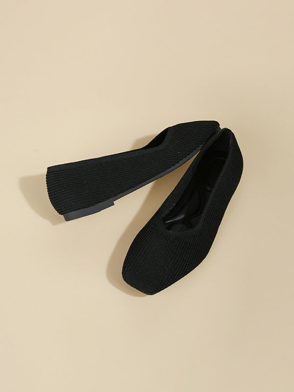 Pointed-toe Color V-cut Flats