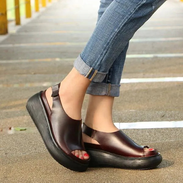Casually Elegant Sandals with a Refined Edge